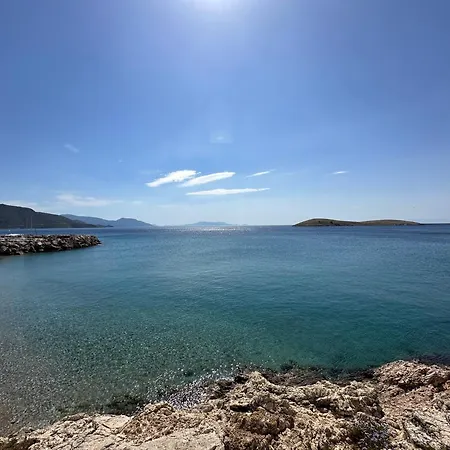 לינה וארוחת בוקר Mavi Lotus 3*